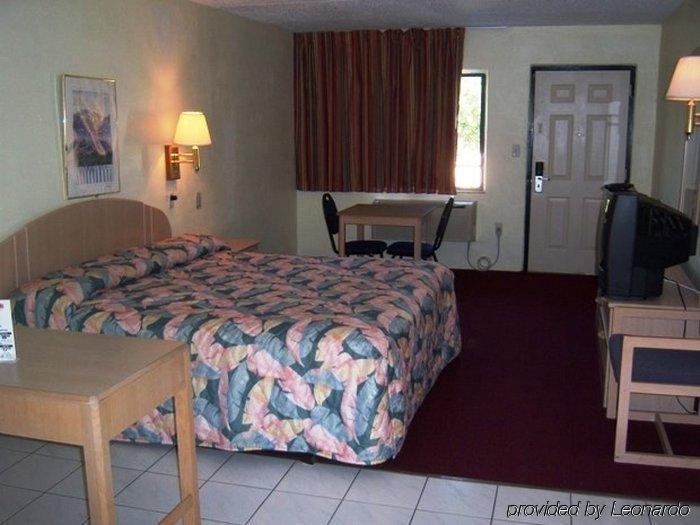 Clearwater Inn Safety Harbor Oda fotoğraf